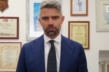Il video degli Auguri di Natale del sindaco di Piombino Francesco Ferrari