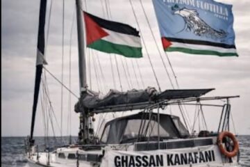 La barca Ghassan Kanafani della Freedom Flotilla Italia attracca a Piombino