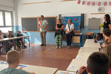 Primo giorno di scuola: il saluto del sindaco Paolo Riccucci agli alunni e al personale