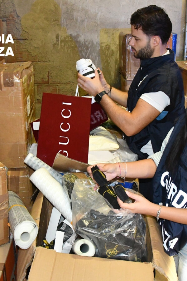 Sequestrati oltre 60mila prodotti contraffatti