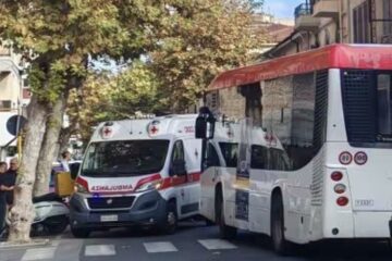 Piombino: autobus investe un pedone, l’uomo muore dopo il forte impatto
